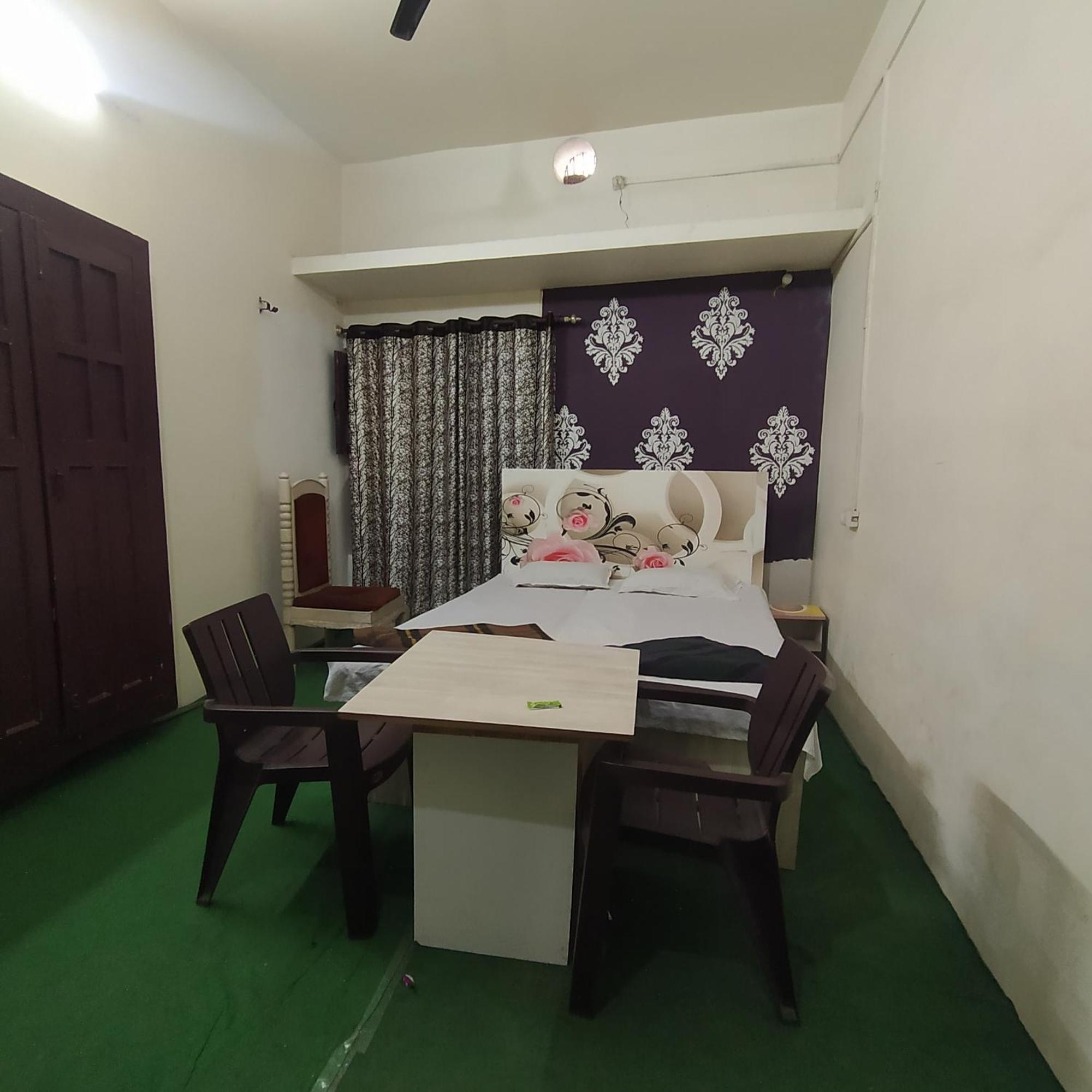International Hotel In Gorakhpur Buitenkant foto